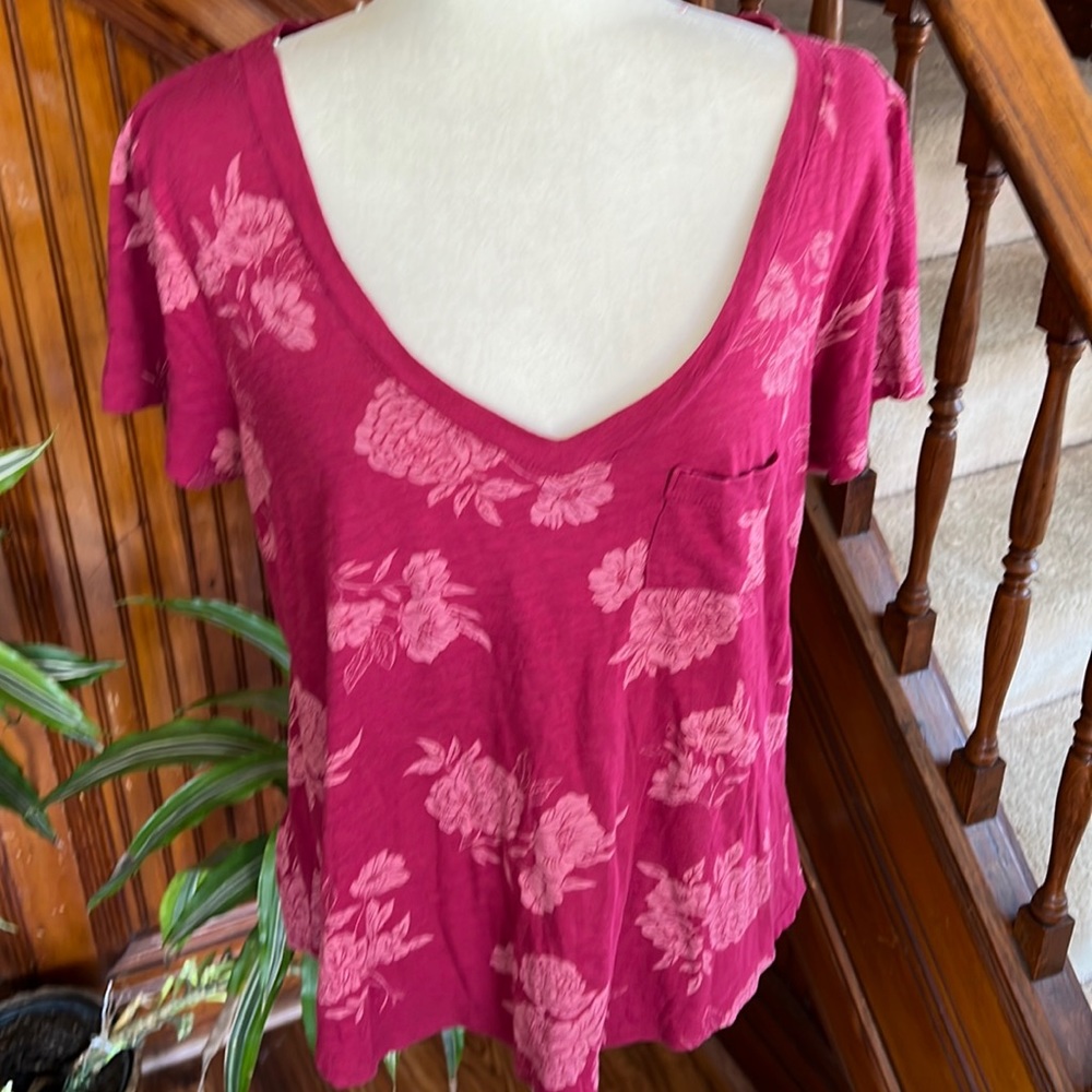 Torrid Dark Red and Pink Floral Teeshirt Sz 10